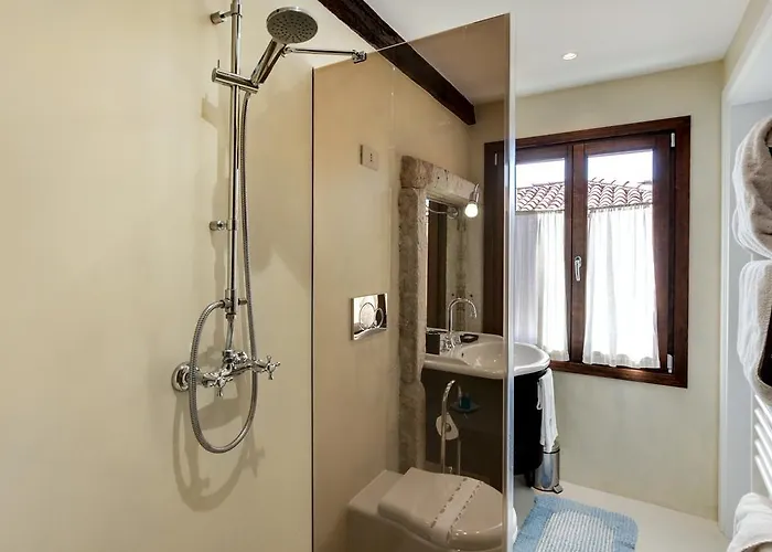 Ca' Badoer West شقة